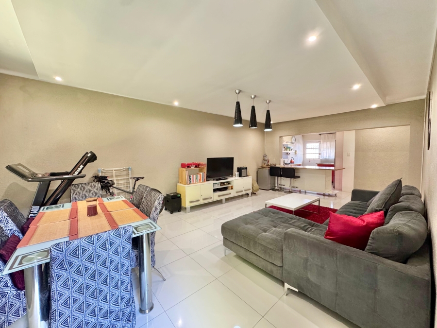 2 Bedroom Property for Sale in Kenilworth Western Cape